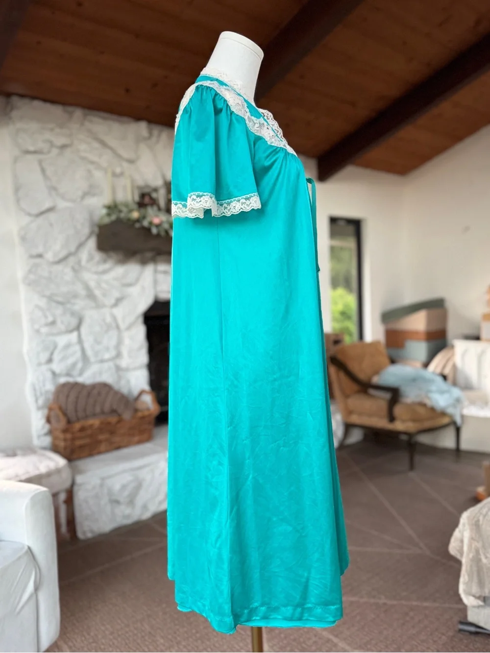 Vintage JC Penney Teal Aqua Nylon Satin Peignoir Set with Cream Lace Trim - Picture 10 of 16